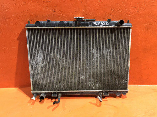 Радиатор двигателя NISSAN RNESSA 214605V200