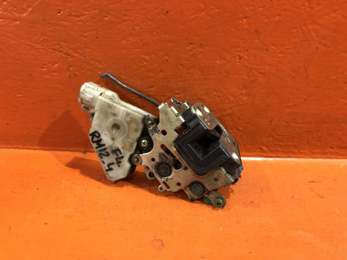 Замок двери передней левой NISSAN LIBERTY *M12 80553-AA300