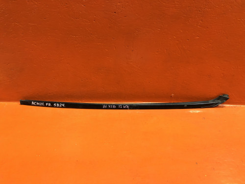 Молдинг лобового стекла правый TOYOTA IPSUM ACM21W|ACM26W