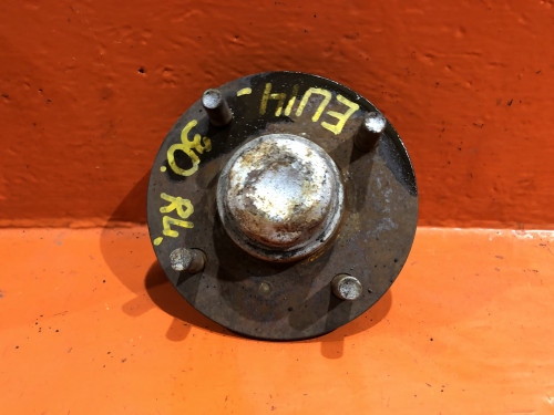 Ступица задняя левая NISSAN BLUEBIRD U14 432002J001