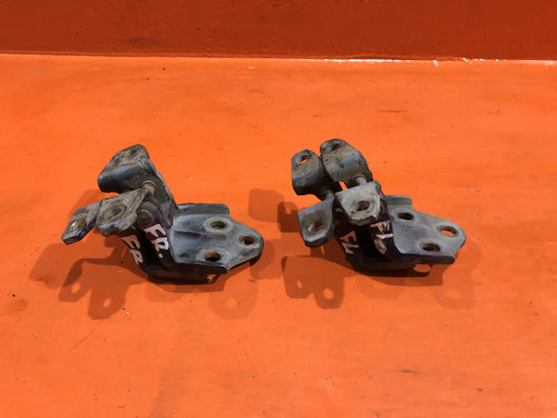 Петля двери передней правой MITSUBISHI PAJERO V1*/V2*/V3*/V4*