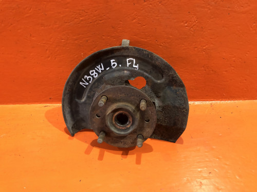 Ступица передняя левая MITSUBISHI CHARIOT N3*/N4* MB870915