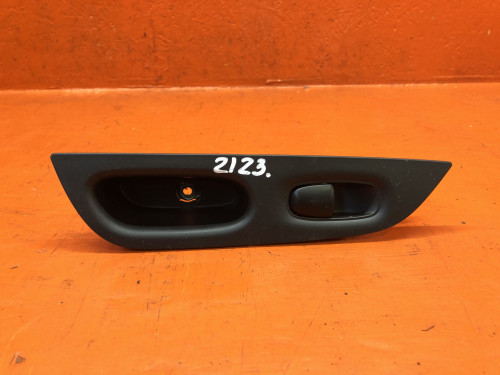 Кнопка стеклоподъемника задняя левая NISSAN X-TRAIL (T32) 2013-2021