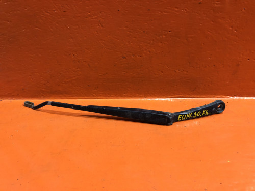 Поводок стеклоочистителя левый NISSAN BLUEBIRD U14 288863J100