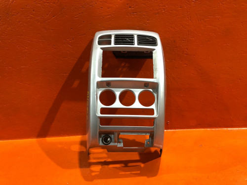 Рамка магнитофона NISSAN CUBE Z10 682602U900