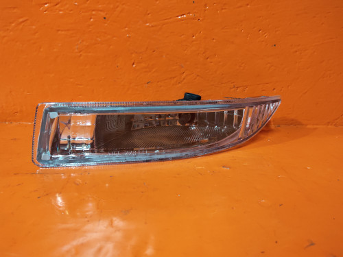 Туманка левая TOYOTA ALLEX/RUNX *E12* NLC8013