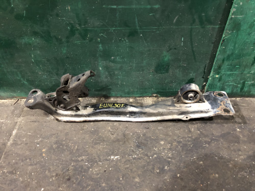 Лыжа NISSAN BLUEBIRD U14 112402J200