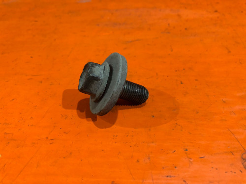 Болт шкива коленвала TOYOTA CARIB AE95G 90119-12101