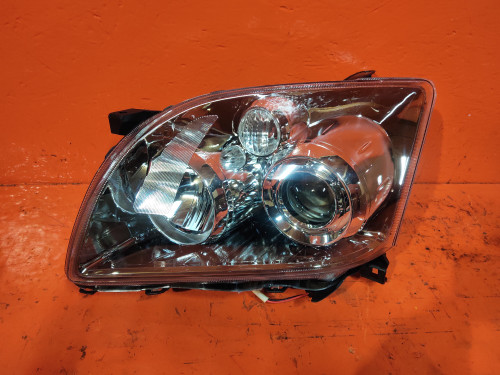 Фара передняя левая TOYOTA AVENSIS 2003-2008 NLC1027