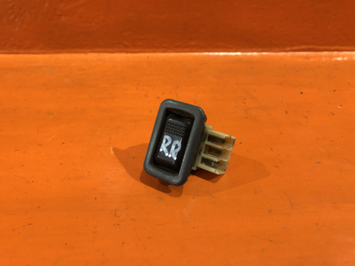 Кнопка стеклоподъемника задняя правая MITSUBISHI CHARIOT N3*/N4* MB788043