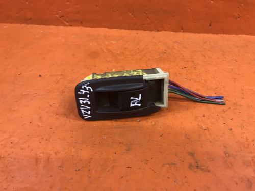 Кнопка стеклоподъемника передняя левая TOYOTA CAMRY PROMINENT VZV3*