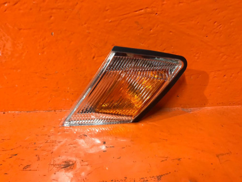 Габарит левый TOYOTA MARKII *X9* NLC8243