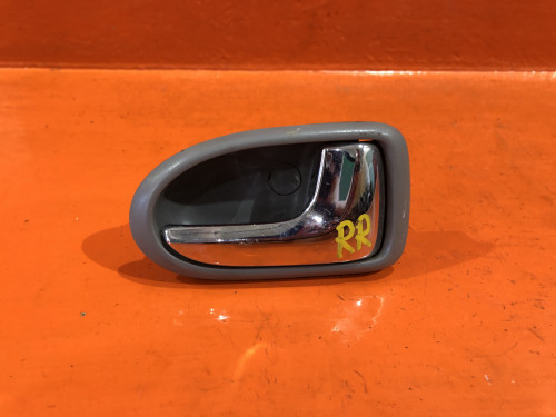 Ручка двери задней правой салонная MAZDA PREMACY CP* C10058330E05