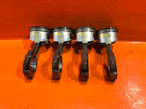 Поршень с шатуном MITSUBISHI PAJERO V1*/V2*/V3*/V4* MD173800