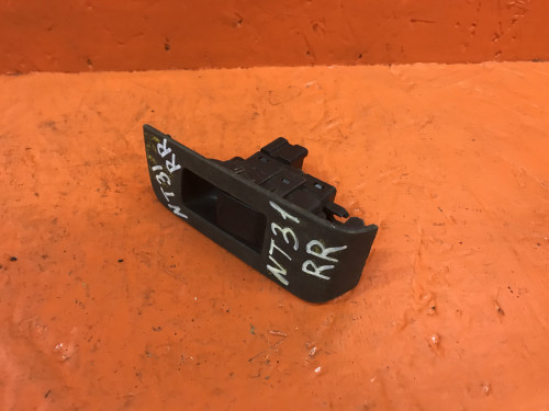 Кнопка стеклоподъемника задняя правая NISSAN X-TRAIL *T31