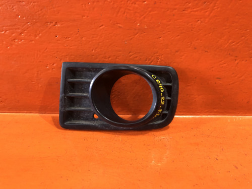 Рамка фары левой TOYOTA LITE ACE NOAH *R4*/*R5* 81226-28030