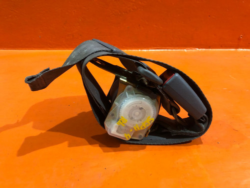 Ремни безопасности задние TOYOTA PLATZ