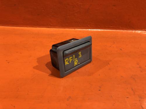 Пепельница HONDA STEPWGN RF1/2