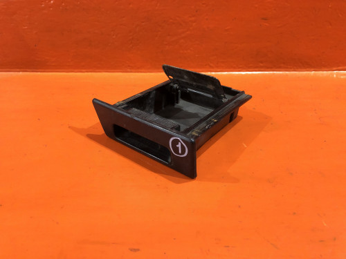 Пепельница MITSUBISHI CHARIOT N3*/N4* MB652526