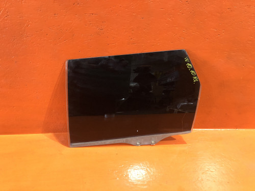 Стекло двери задней левой NISSAN AVENIR W10 82313-95N00