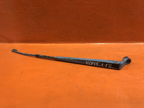 Поводок стеклоочистителя правый TOYOTA VITZ *CP1* 85211-52020