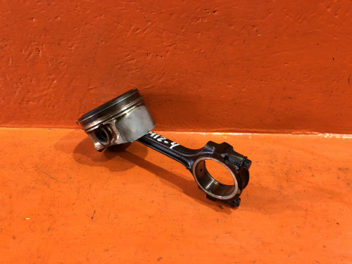 Поршень с шатуном NISSAN LIBERTY *M12 12100-6N200