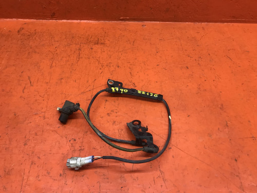 Датчик ABS передний правый TOYOTA VOLTZ