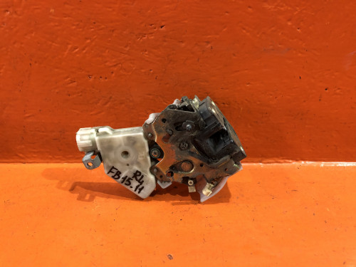 Замок двери задней левой NISSAN AD Y11 82503-AA210