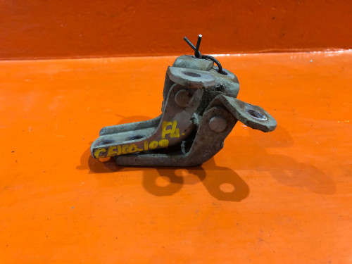 Петля двери передней левой TOYOTA COROLLA *E10*