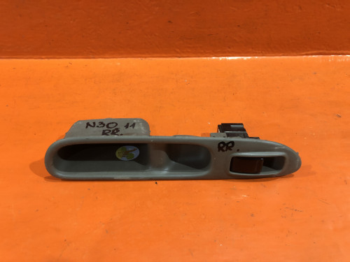 Кнопка стеклоподъемника задняя правая NISSAN BASSARA U30 2541172B00