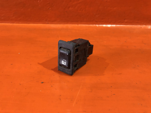 Кнопка NISSAN AVENIR W10 	25210-62J00