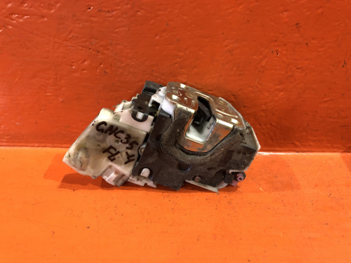 Замок двери передней левой NISSAN BLUEBIRD U14 80503-5P000