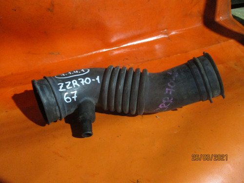 Гофра воздушного фильтра TOYOTA NOAH  ZRR7* 17880-37070
